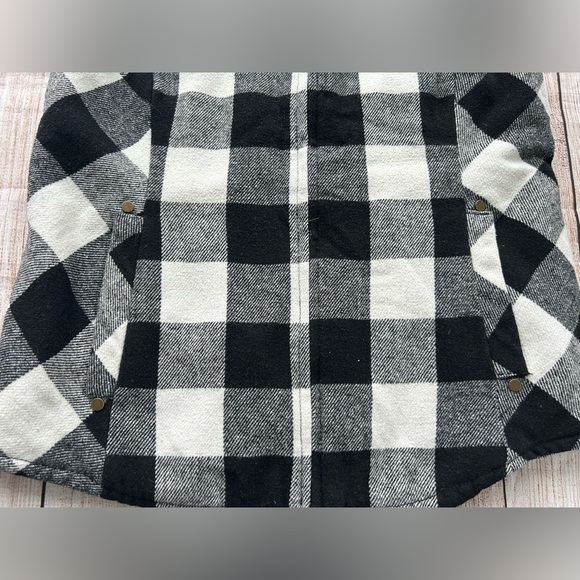 Maurice’s Black/White Flannel Print Full Zip Vest - Picture 2 of 5
